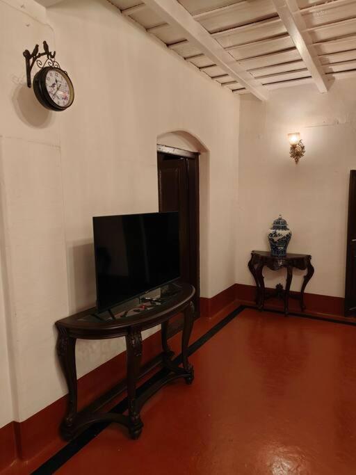 מדיקרי A Quaint Cottage With Rajah'S Seat View. מראה חיצוני תמונה